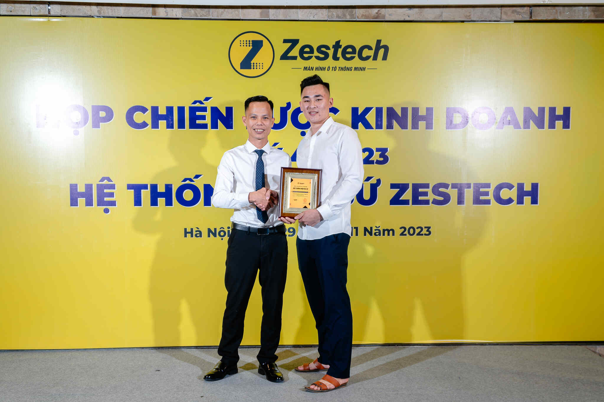 ĐẠI SỨ ZESTECH THANH HÓA - HOÀNG DƯƠNG AUTO